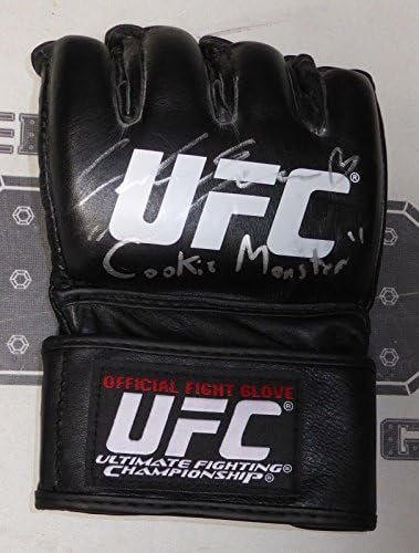 Карл Эспарза Подписа Официално Ръкавицата UFC За борба с Автограф на PSA/DNA COA TUF 20 197 - Ръкавици UFC С Автограф